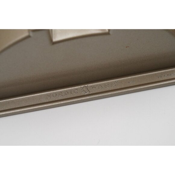 Nordic Ware Beehive Cake Pan 10 Cups / 2.4 Liters Cast Aluminum USA - Picture 2 of 5